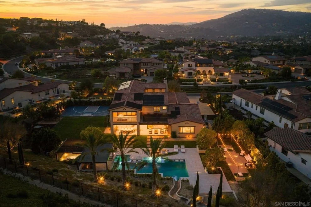 Unit for sale at 16564 Crescent Creek, San Diego, CA 92127