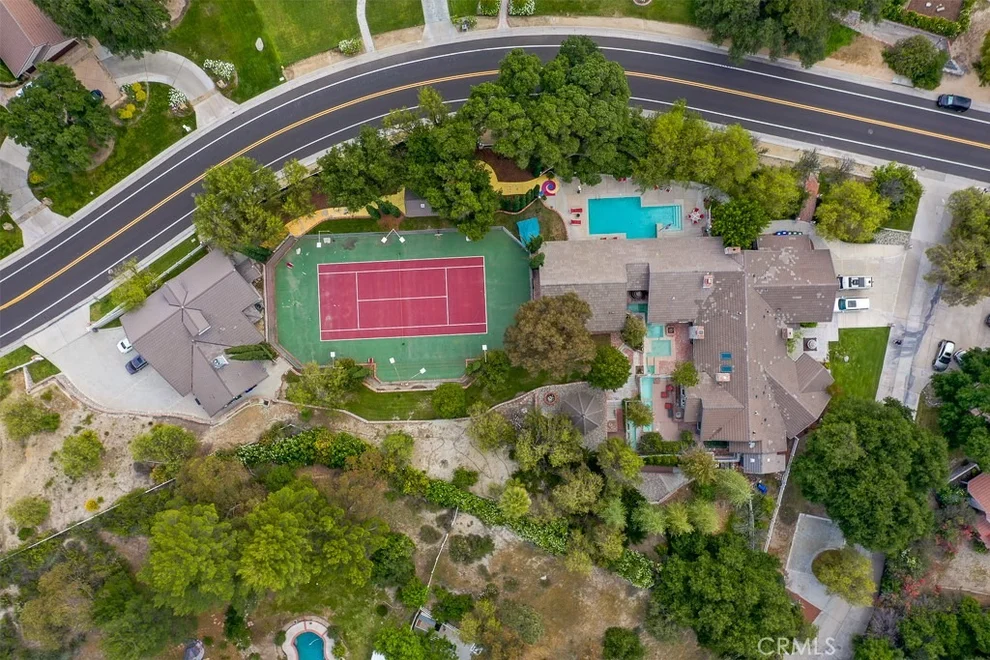Unit for sale at 15657 Live Oak Springs Canyon, Canyon Country, CA 91387