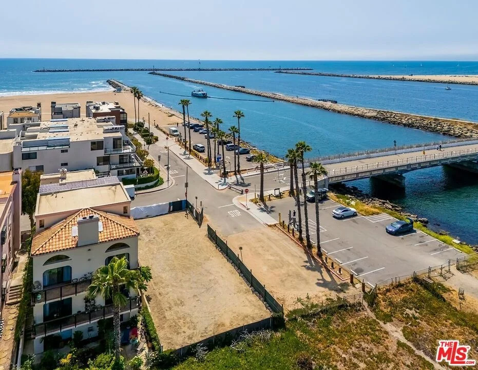 Unit for sale at 6202 Pacific Avenue, Playa Del Rey, CA 90293