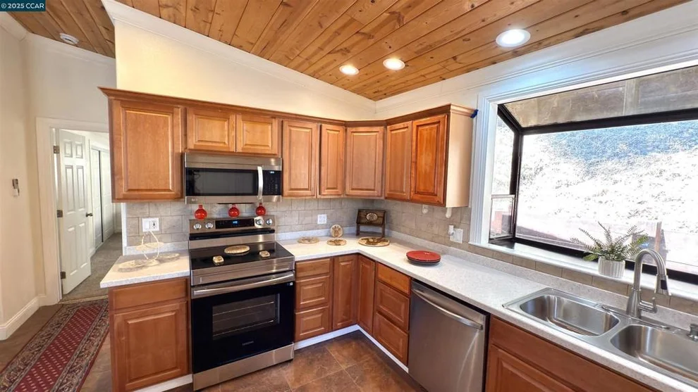 Unit for sale at 5935 Sunrise Ct, Lower Lake, CA 95457