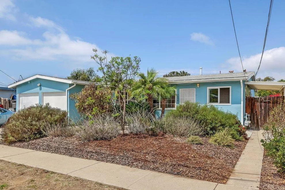 Unit for sale at 4892 94 Coconino Way, San Diego, CA 92117