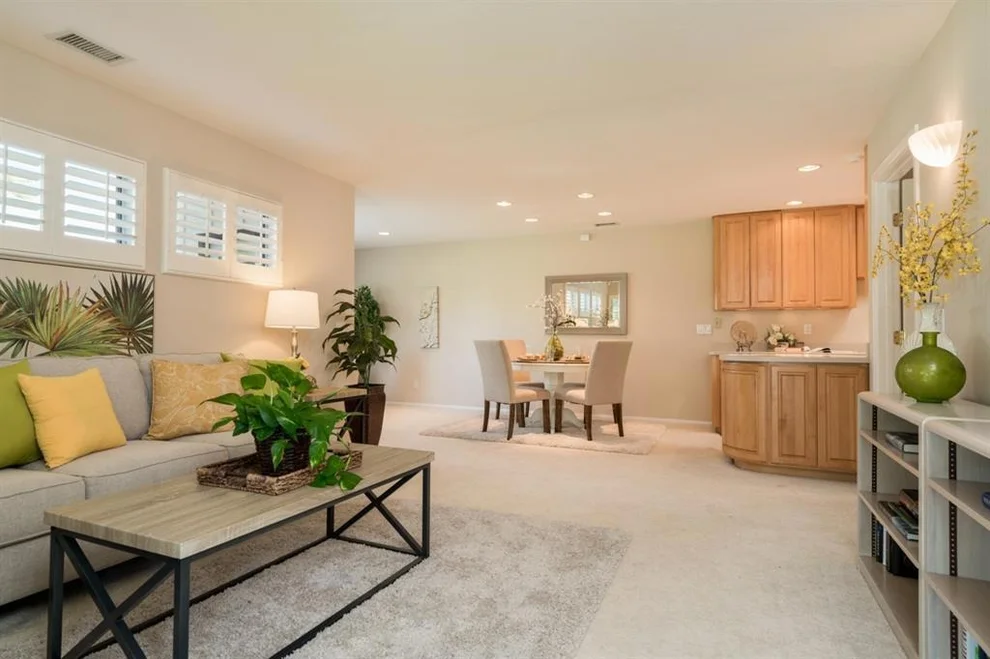 Unit for sale at 12324 Santiago Rd E, San Diego, CA 92128