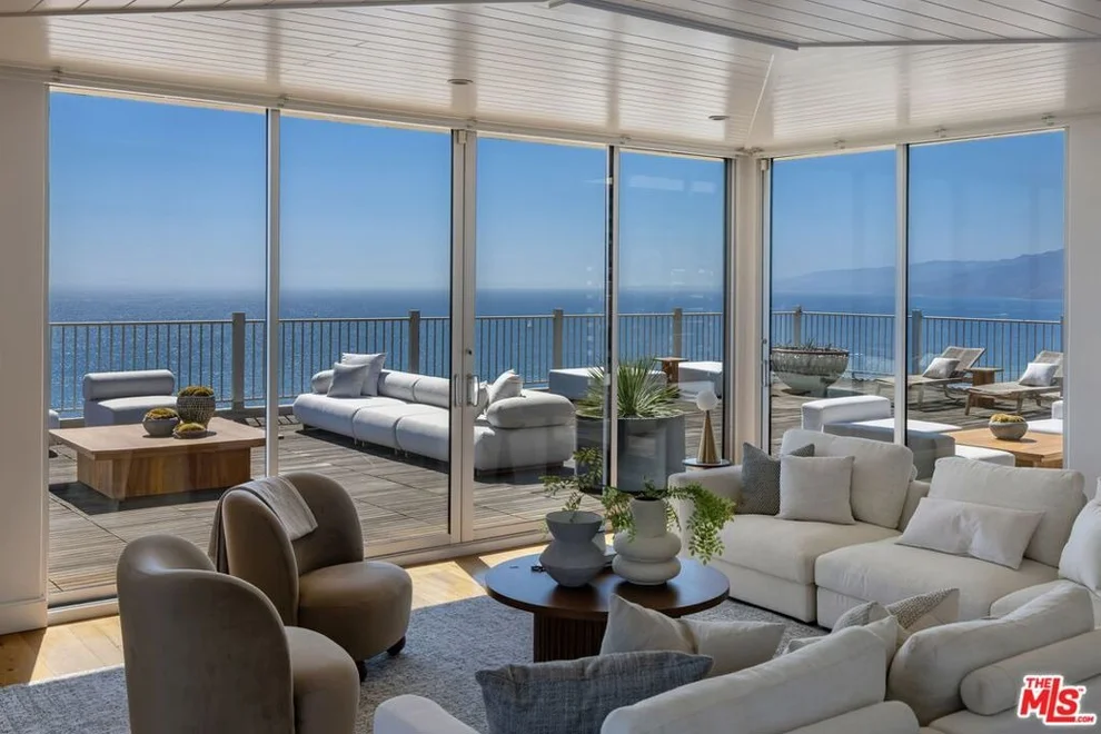 Unit for sale at 101 California Avenue, Santa Monica, CA 90403