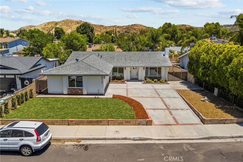 Unit for sale at 28116 Oaklar, Saugus, CA 91350