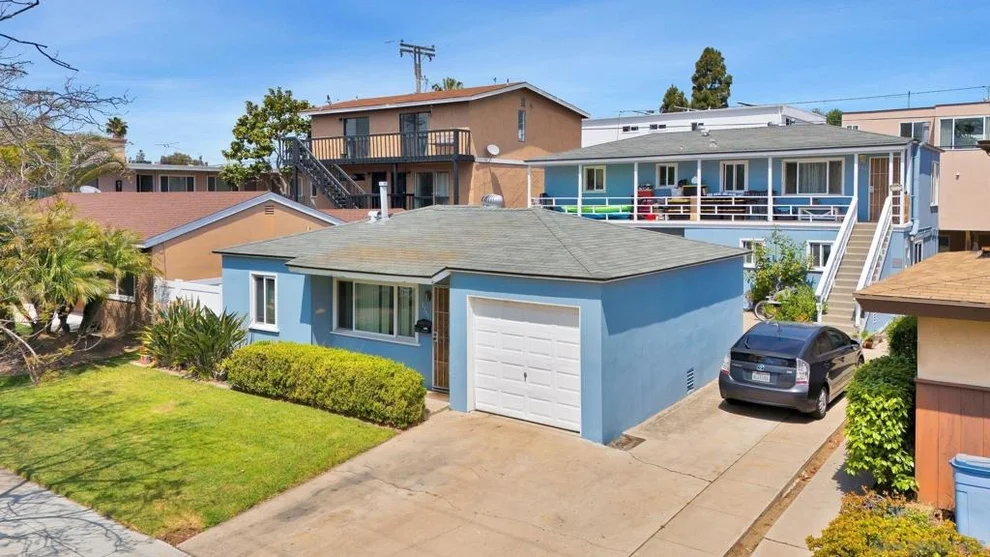 Unit for sale at 3751 55 Jewell St, San Diego, CA 92109