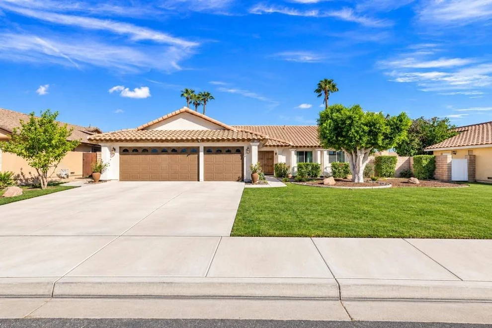 Unit for sale at 44180 Mariposa Court, La Quinta, CA 92253