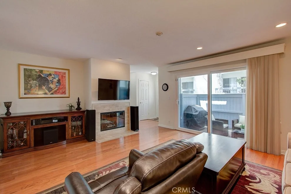 Unit for sale at 313 N Broadway, Redondo Beach, CA 90277