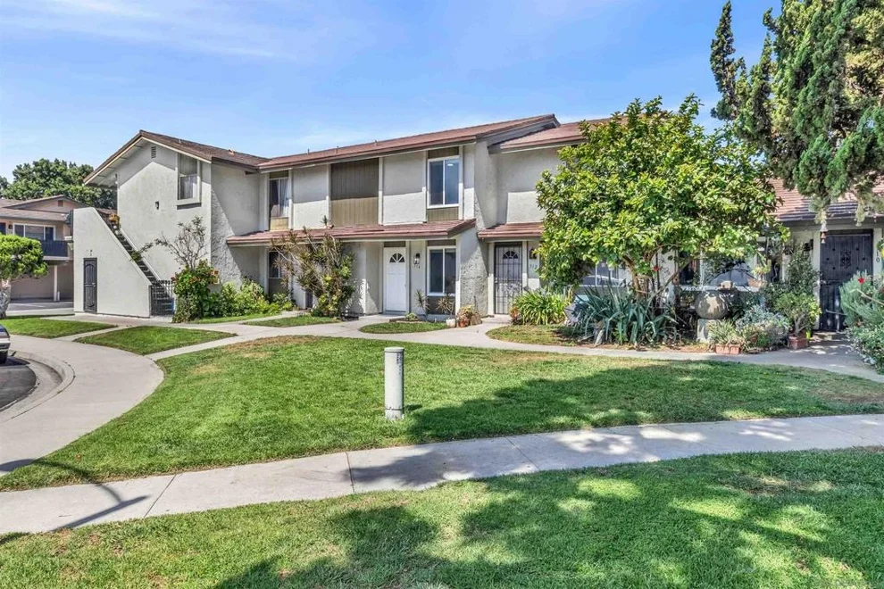 Unit for sale at 514 Debra Pl, San Marcos, CA 92078