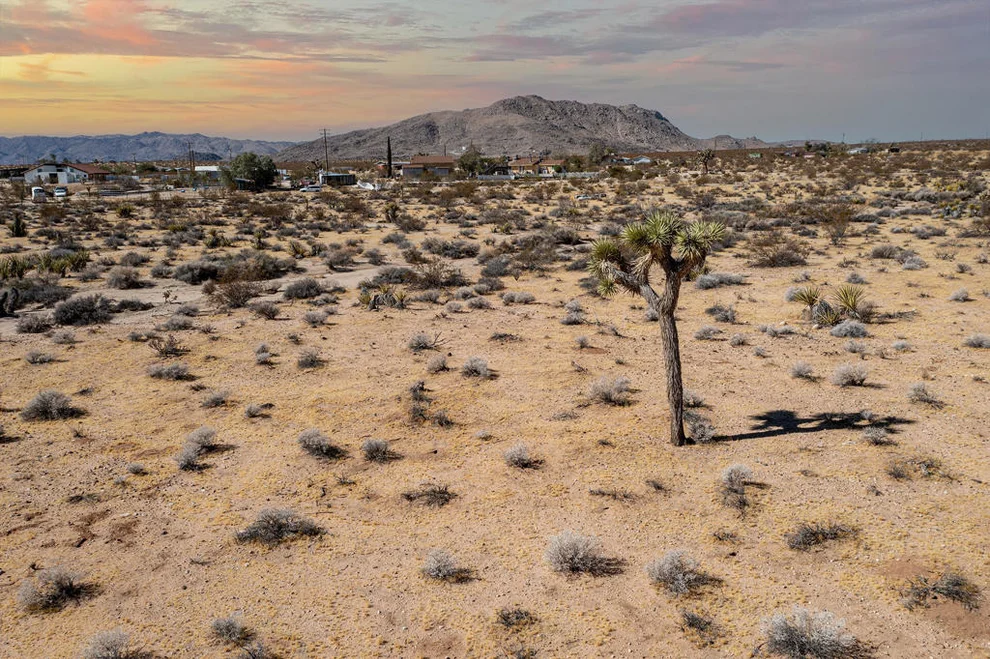 Unit for sale at 204 Avenida Del Sol, Joshua Tree, CA 92252