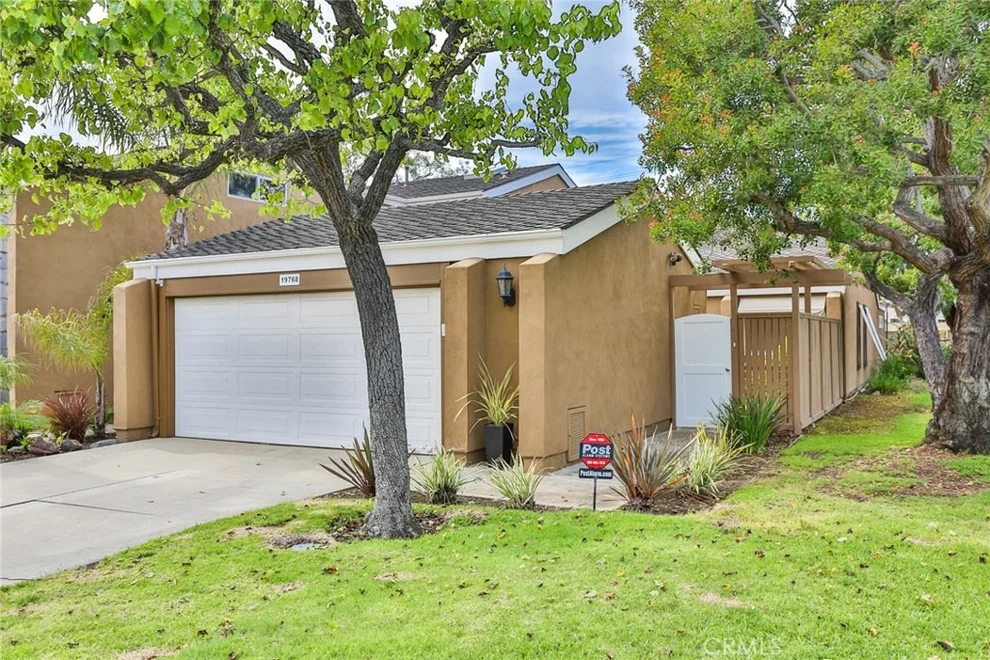 Unit for sale at 19768 Shorecliff Lane, Huntington Beach, CA 92648