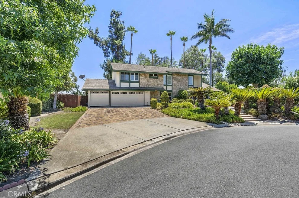 Unit for sale at 18952 Ironwood Lane, North Tustin, CA 92705