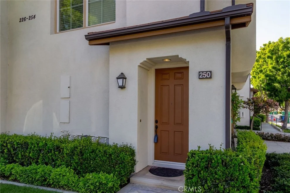 Unit for sale at 250 Lockford, Irvine, CA 92602