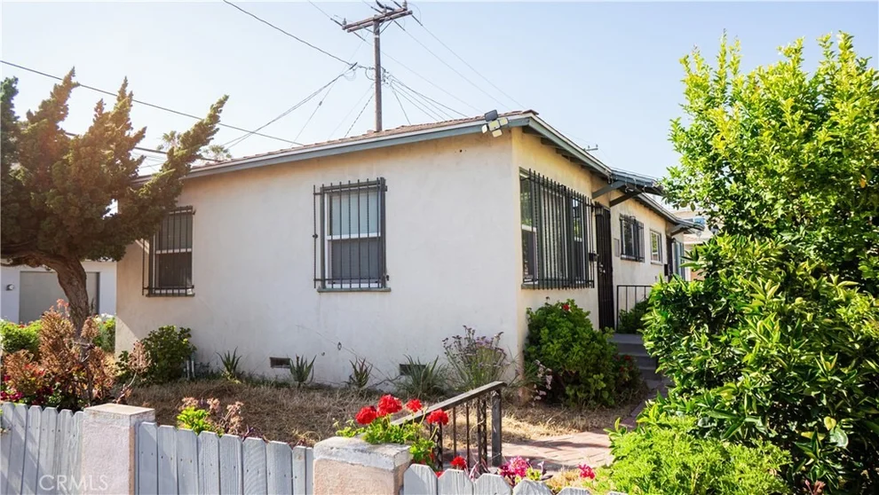 Unit for sale at 3321 E 17th Street, Long Beach, CA 90804