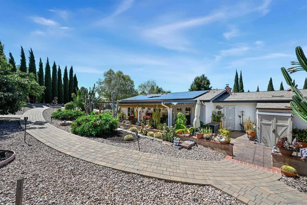 Unit for sale at 332 Bandini, Vista, CA 92083