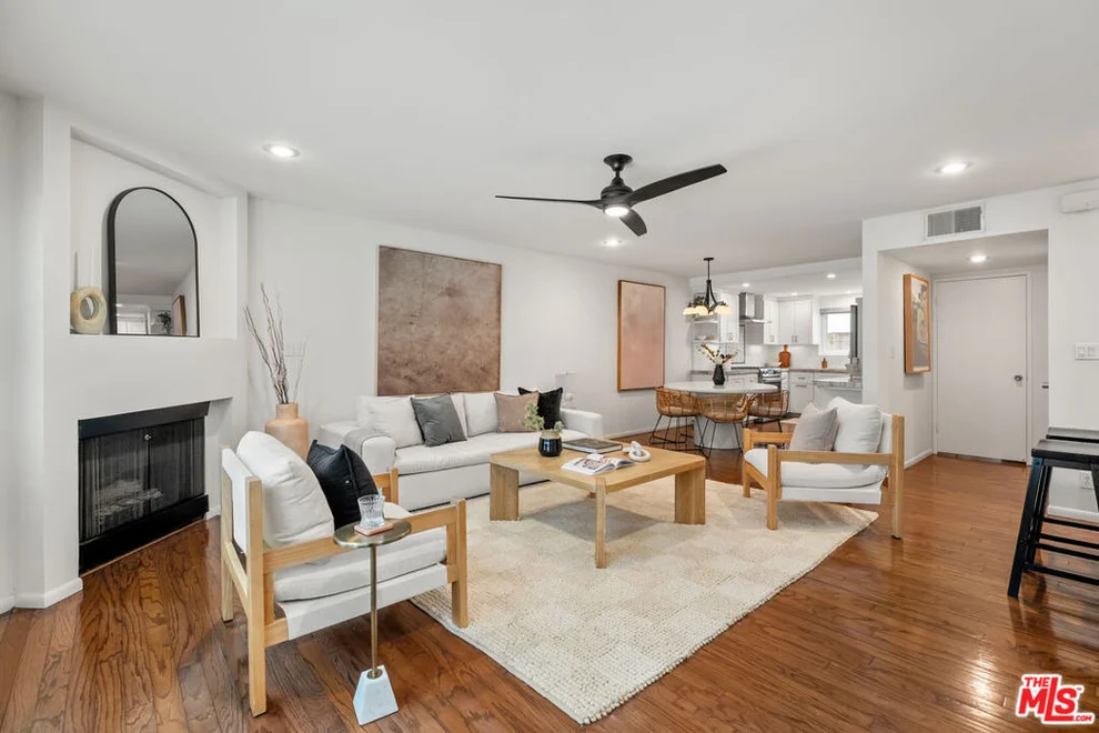 Unit for sale at 14332 Dickens Street, Sherman Oaks, CA 91423