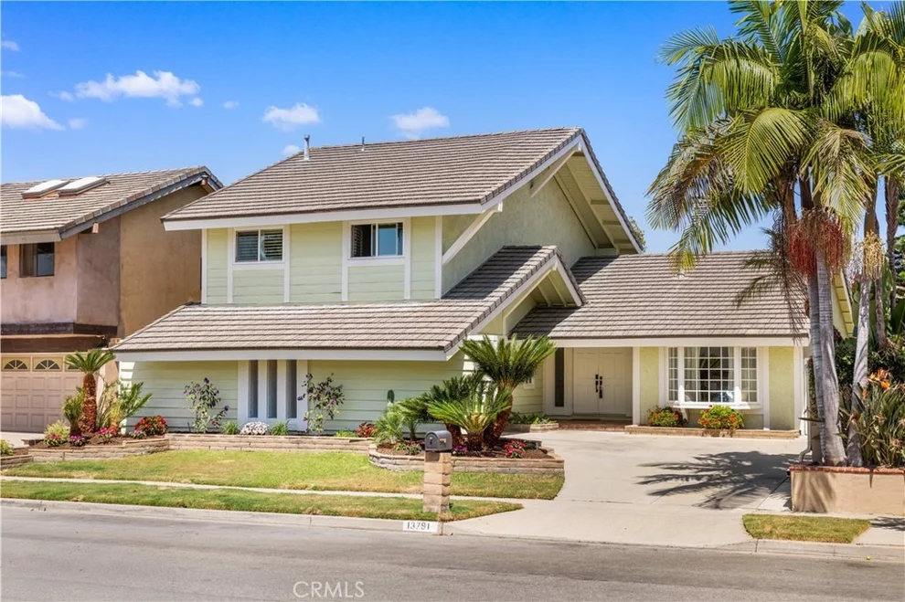 Unit for sale at 13791 Solitaire, Irvine, CA 92620