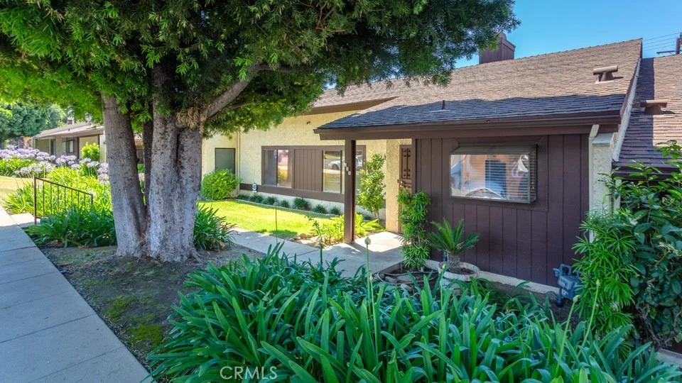 Unit for sale at 752 W Foothill Boulevard, Monrovia, CA 91016