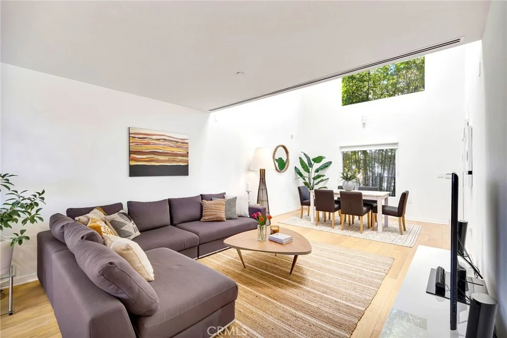 Unit for sale at 1322 N Detroit Street, Hollywood, CA 90046