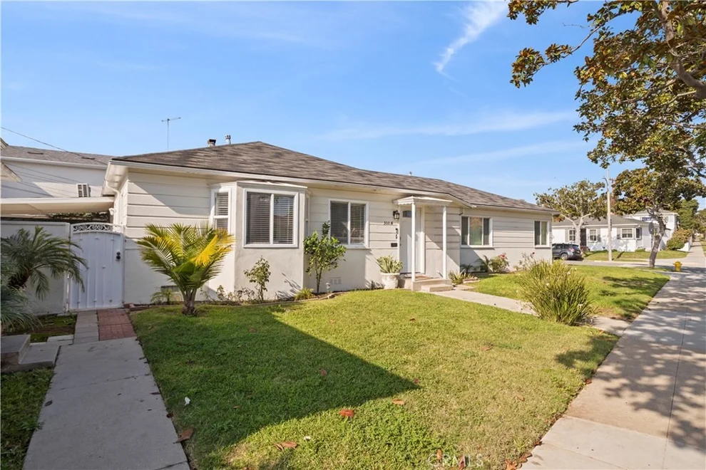 Unit for sale at 300. W Hillsdale, Inglewood, CA 90302