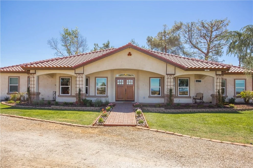 Unit for sale at 41490 Sycamore Springs, Hemet, CA 92544