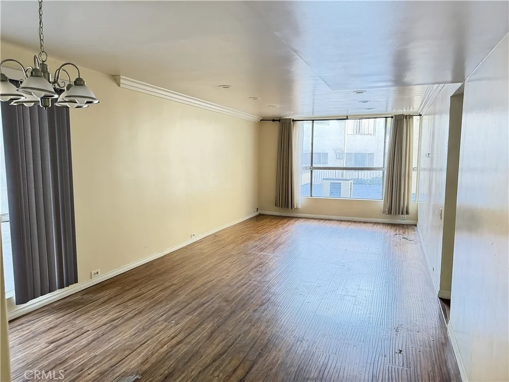 Unit for sale at 500 Evergreen, Inglewood, CA 90302