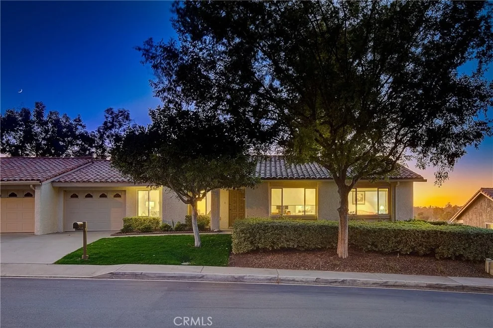 Unit for sale at 28061 Calle Valdes, Mission Viejo, CA 92692