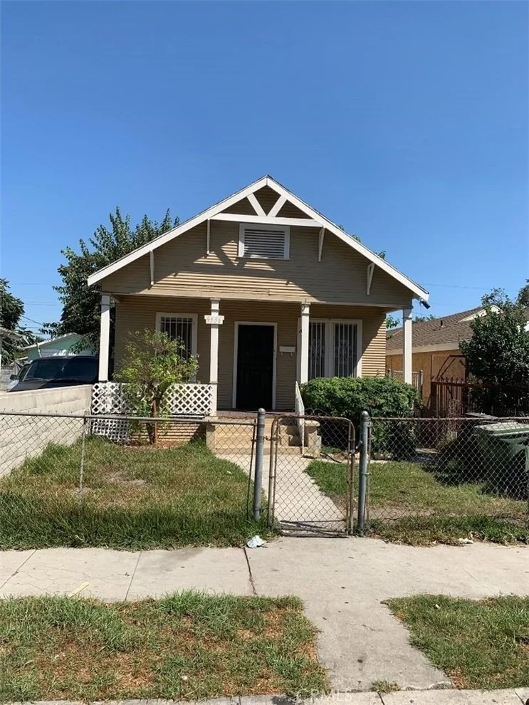 Unit for sale at 9536 Graham Avenue, Los Angeles, CA 90002