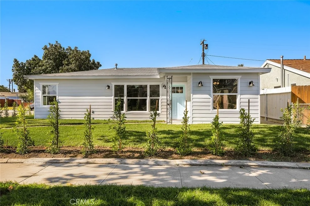 Unit for sale at 18429 Delia Avenue, Torrance, CA 90504