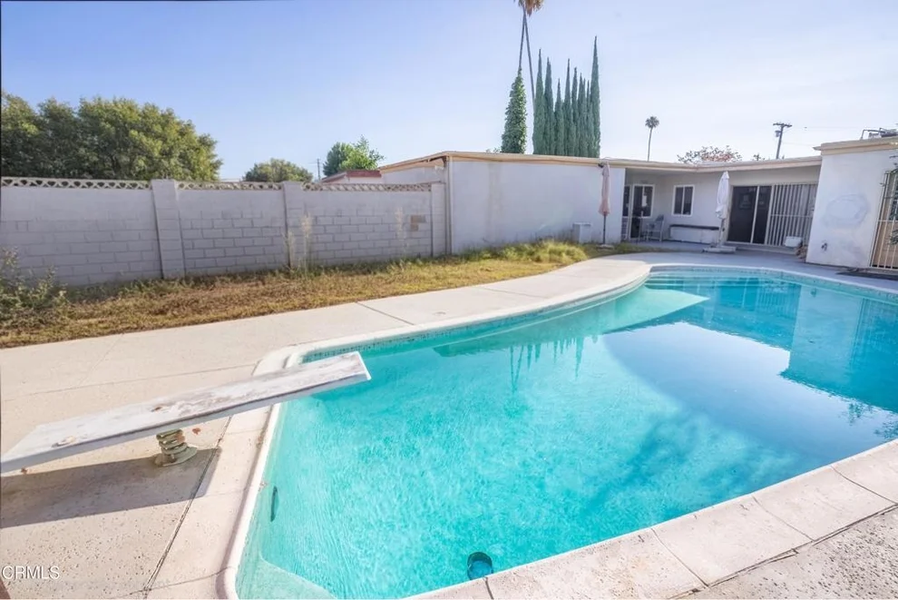 Unit for sale at 7511 Shoup Avenue, Los Angeles, CA 91307