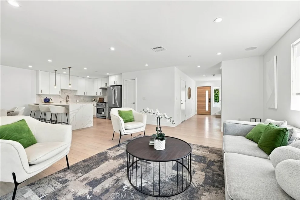 Unit for sale at 13351 W Cellest Parkway, Pacoima, CA 91331