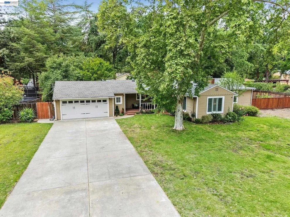 Unit for sale at 1989 Meadow Rd, Walnut Creek, CA 94595