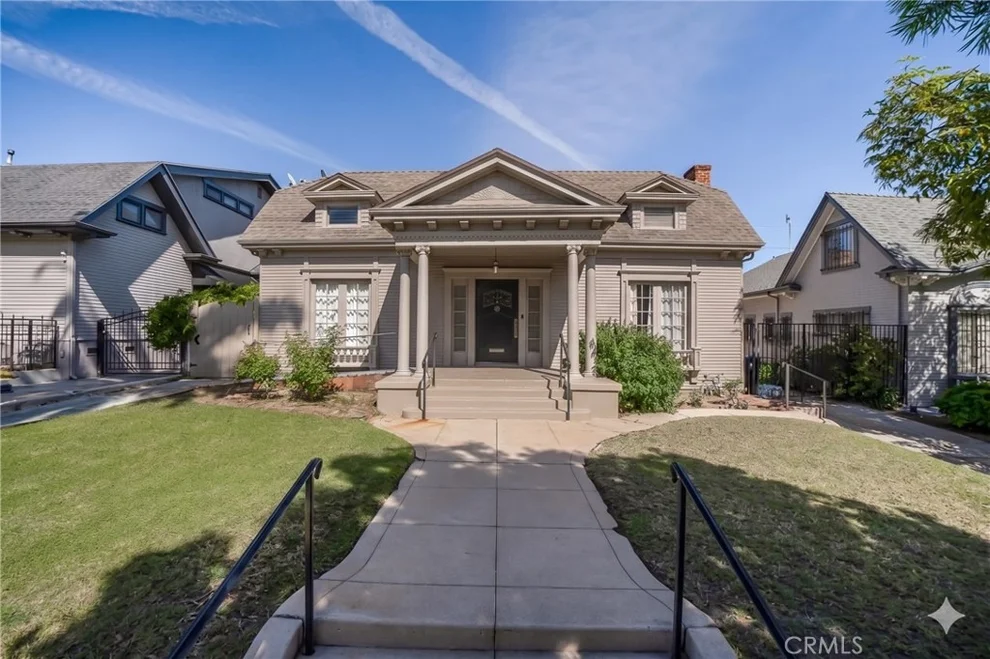 Unit for sale at 122 N Ridgewood Place, Los Angeles, CA 90004