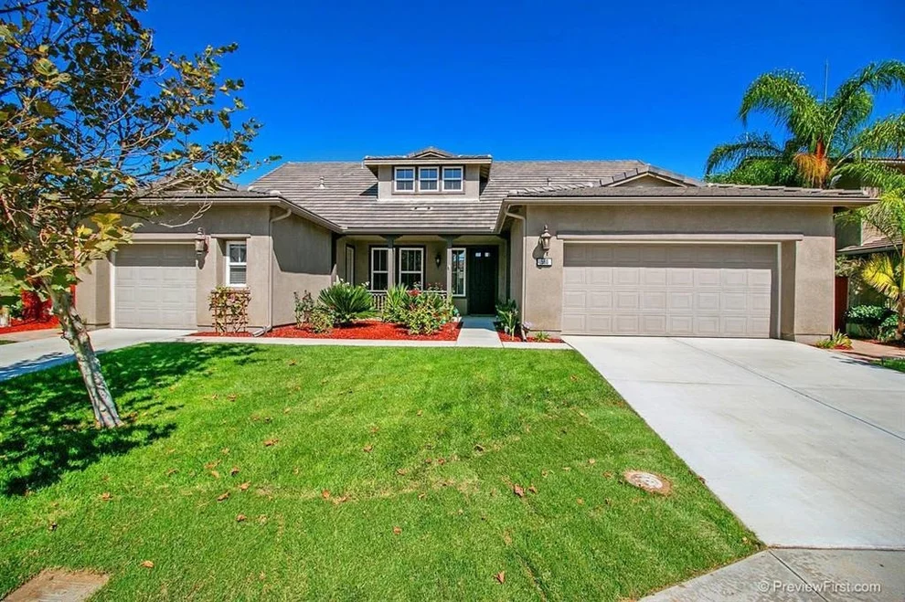 Unit for sale at 580 S Hidden Trials Rd, Escondido, CA 92027