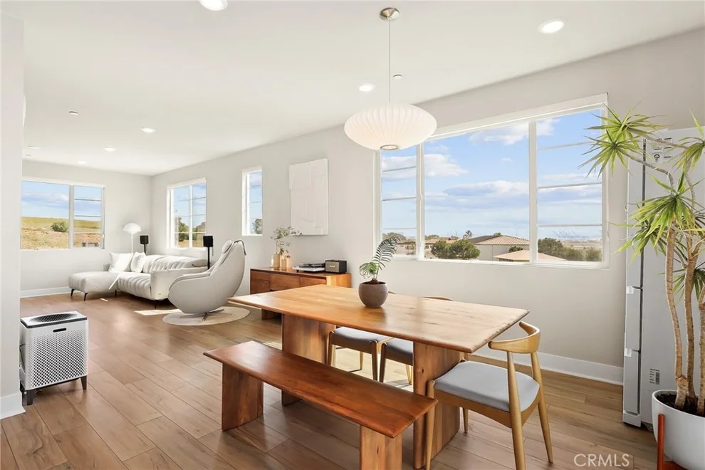 Unit for sale at 1421 W Sunrise Lane, San Pedro, CA 90732