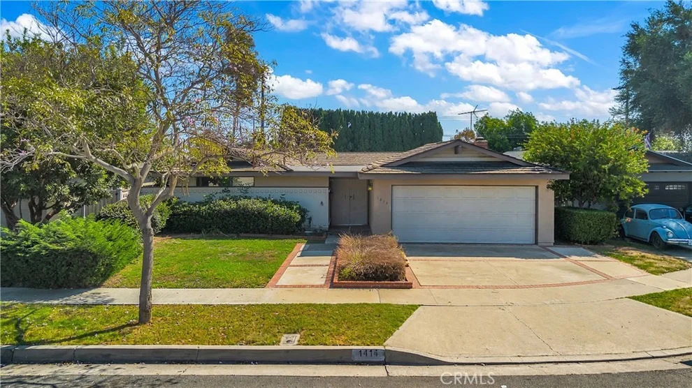 Unit for sale at 1414 E 18th, Santa Ana, CA 92705