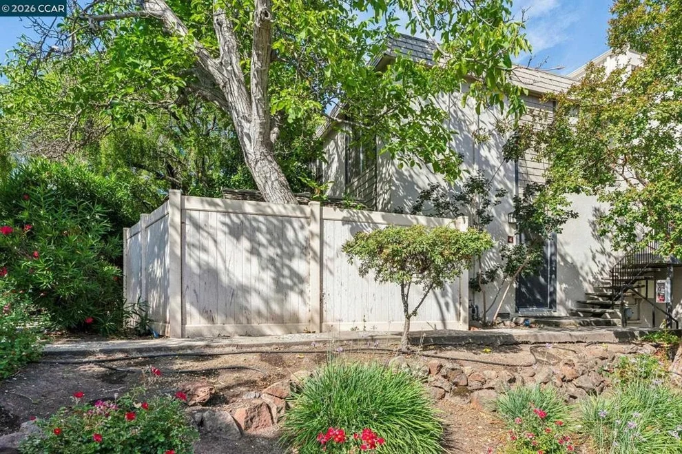 Unit for sale at 2035 Sierra Rd, Concord, CA 94518