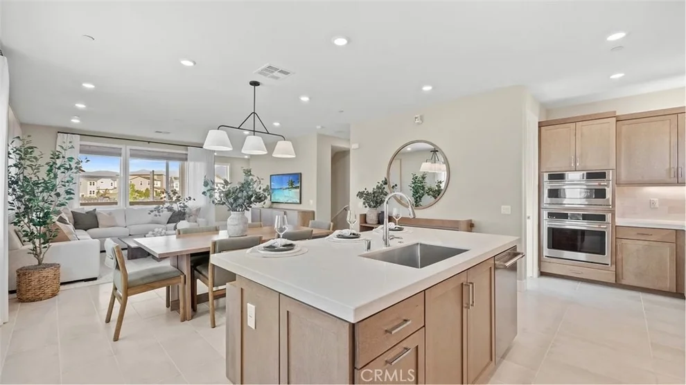 Unit for sale at 825 Sonia, Irvine, CA 92618