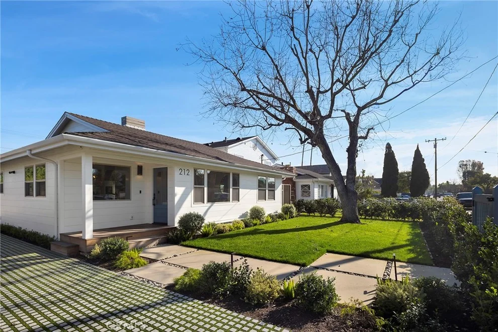 Unit for sale at 212 E 19th Street, Costa Mesa, CA 92627