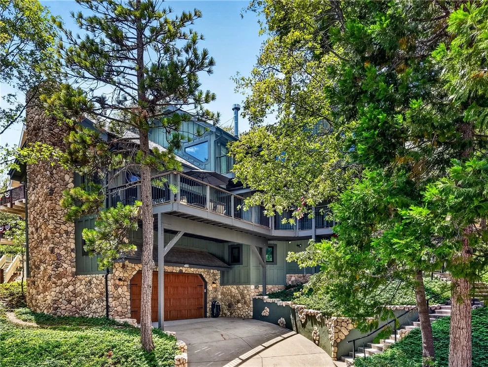 Unit for sale at 27514 W Shore, Lake Arrowhead, CA 92352