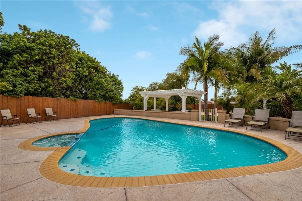 Unit for sale at 160 Corte Maria Ave, Chula Vista, CA 91910