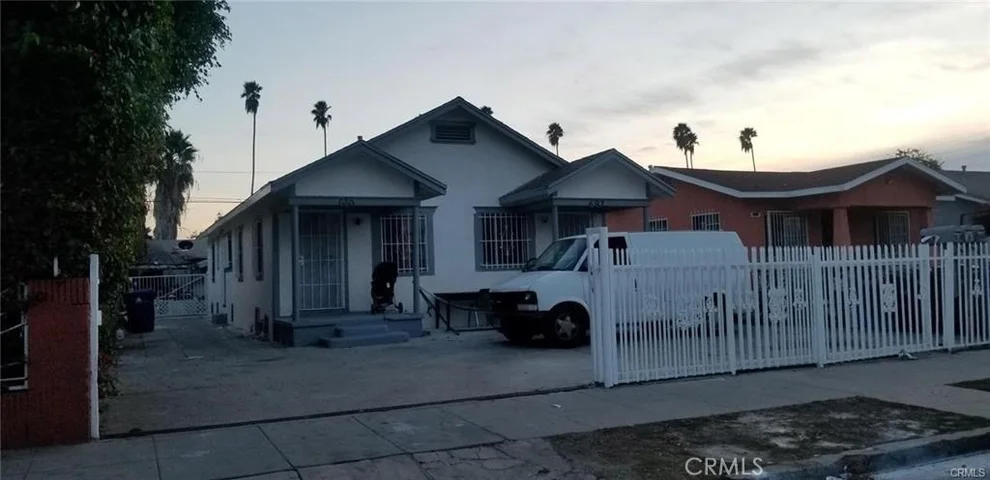 Unit for sale at 678 W 61st Street, Los Angeles, CA 90044