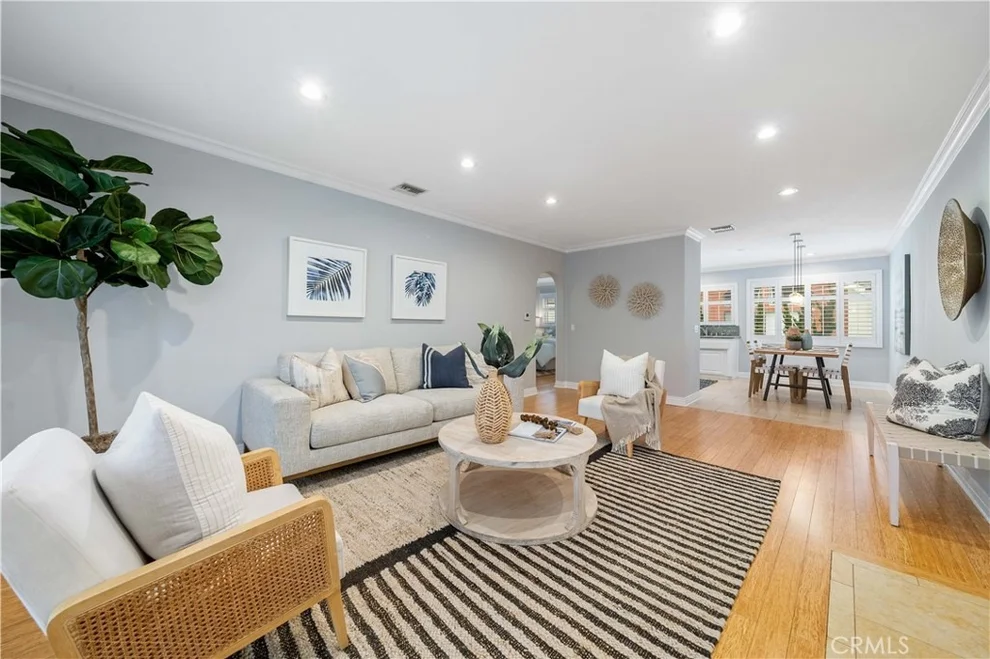 Unit for sale at 923 17th St, Santa Monica, CA 90403