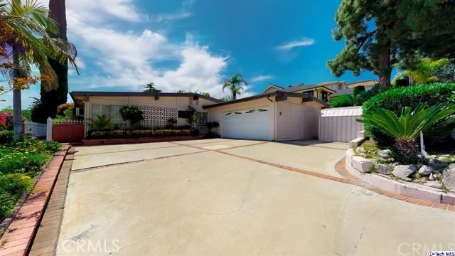 Unit for sale at 801 Ridge Drive, Glendale, CA 91206