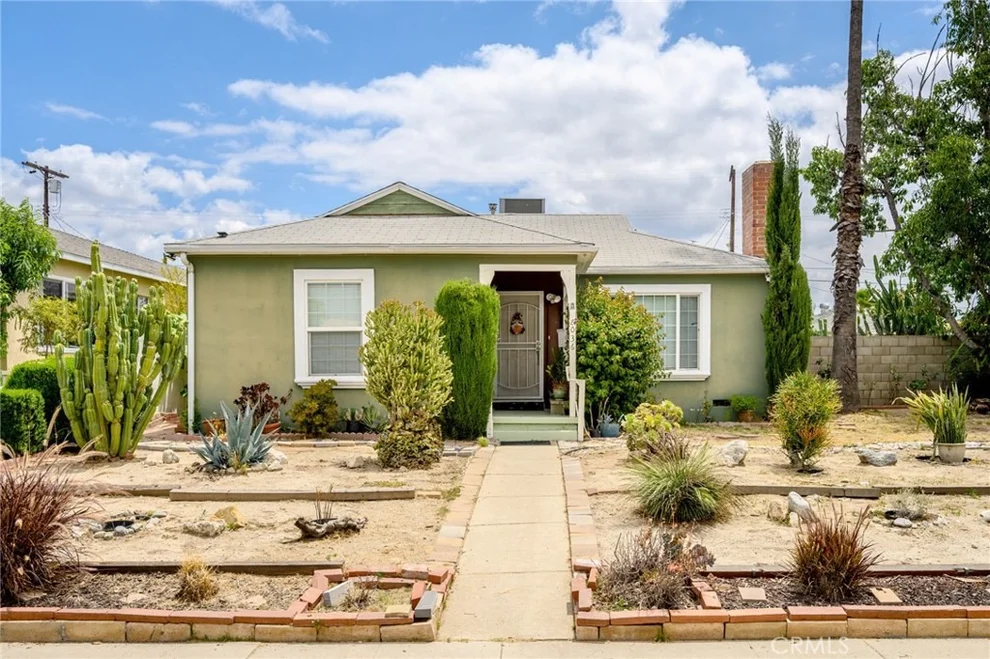 Unit for sale at 8036 Whitsett Avenue, North Hollywood, CA 91605