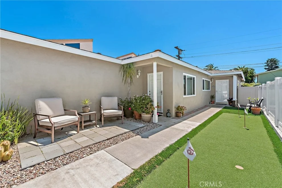 Unit for sale at 124 Avenida Dolores, San Clemente, CA 92672