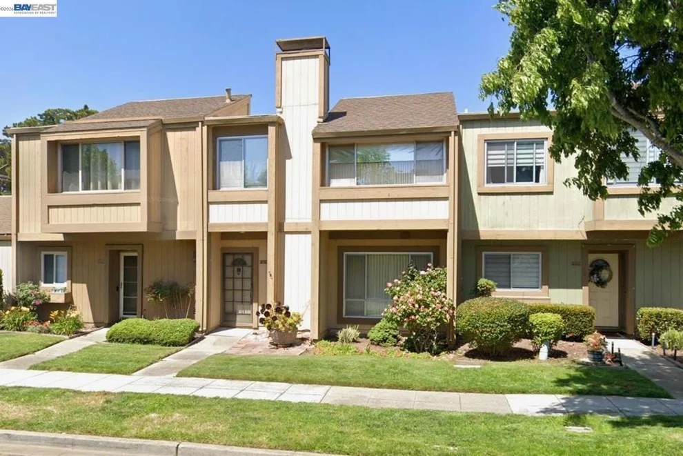 Unit for sale at 3204 Fiji Ln, Alameda, CA 94502