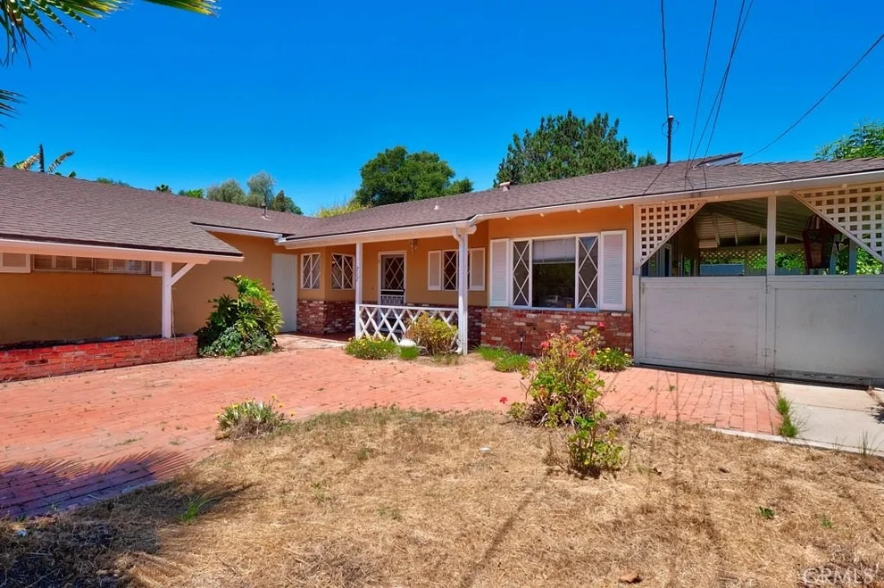 Unit for sale at 717 W College Street, Fallbrook, CA 92028