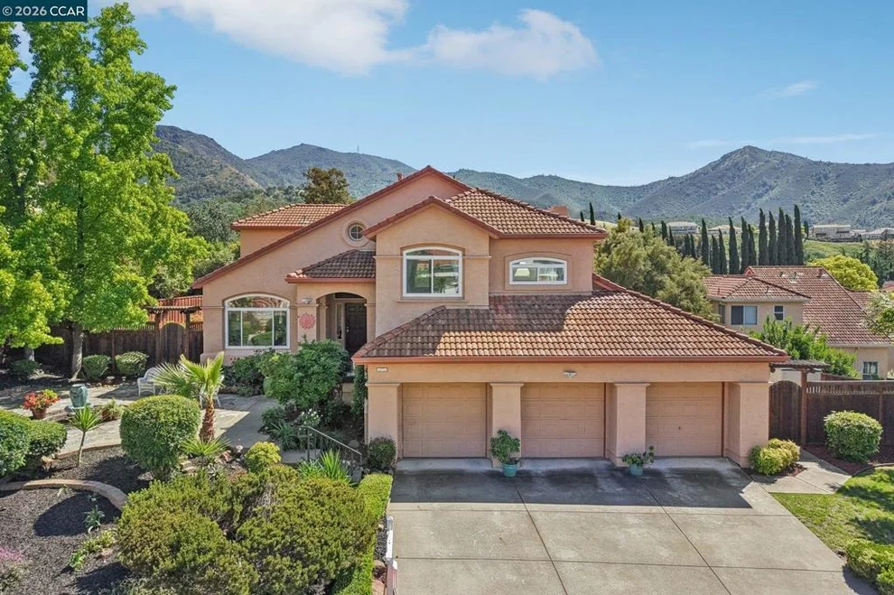 Unit for sale at 242 El Pueblo Pl, Clayton, CA 94517