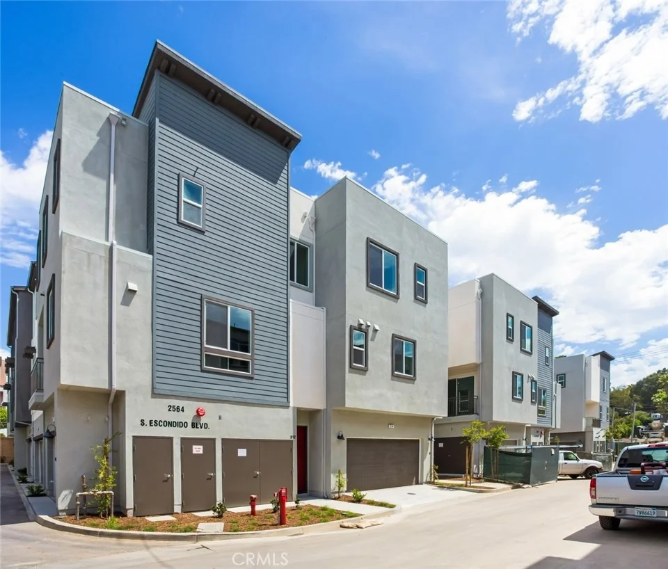 Unit for sale at 2564 Escondido Boulevard S, Escondido, CA 92025