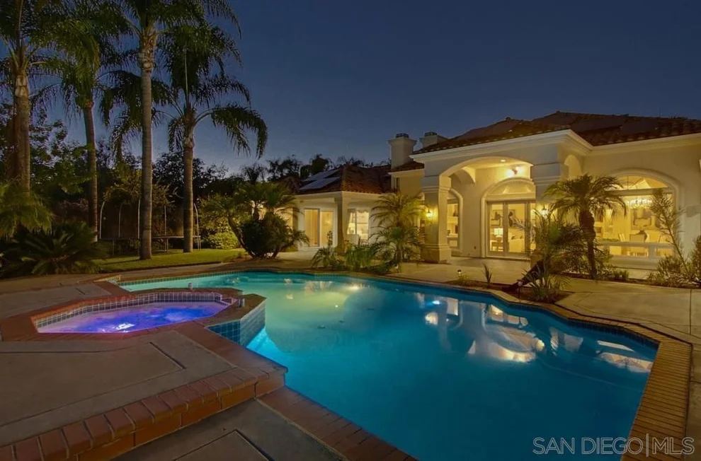 Unit for sale at 14893 Huntington Gate Dr, Poway, CA 92064